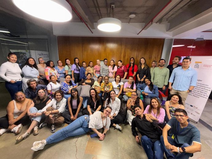 La UCAV impulsa el emprendimiento femenino en Colombia y México.