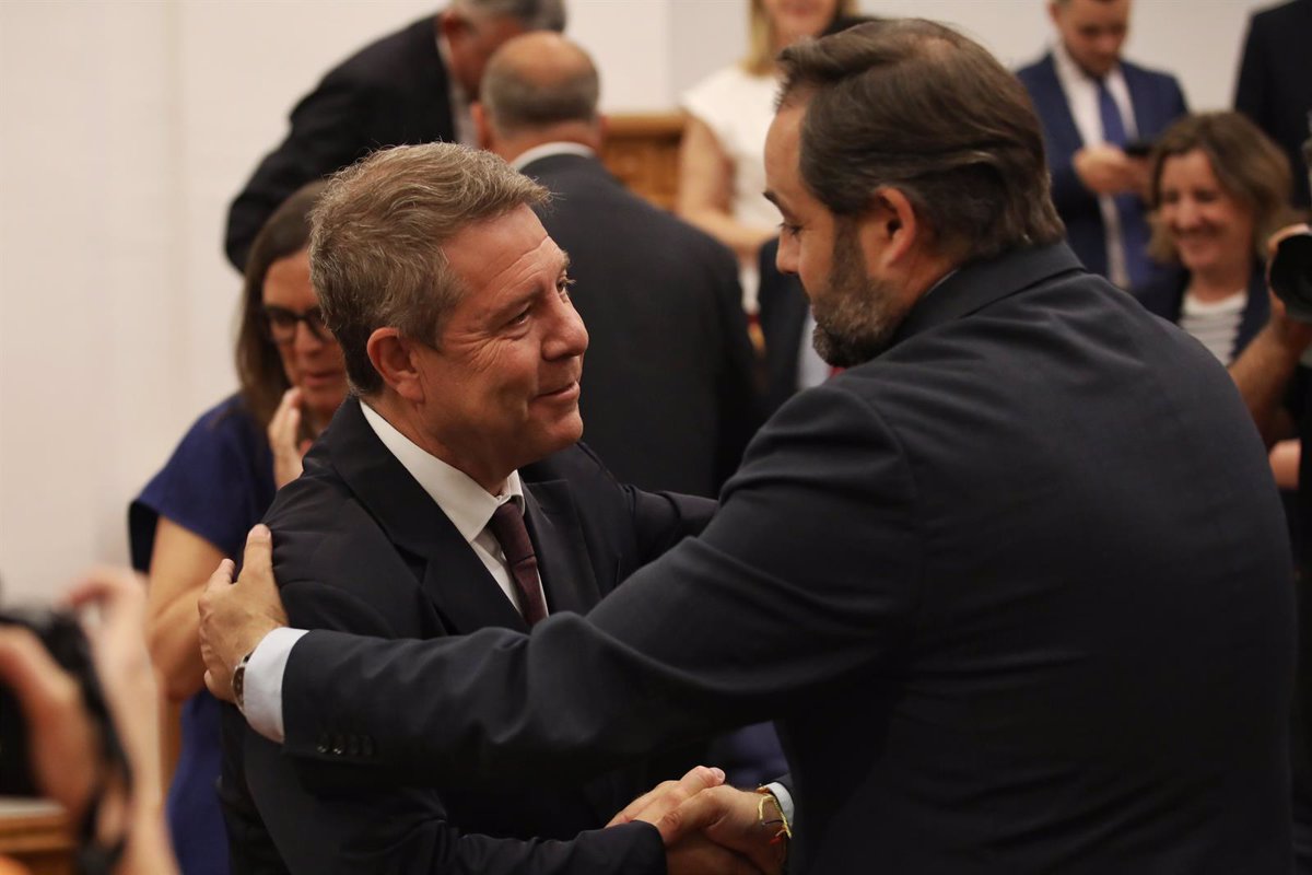 PSOE y PP aprueban una nueva reforma del Estatuto de Autonomía de C-LM 43 años después del alumbramiento del texto