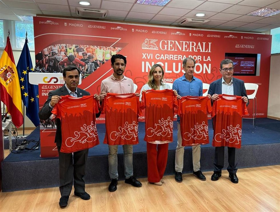 Momento de la presentación de la Carrera por la Inclusión, con Alberto Jofre, Gustavo Nieves, Sara Mirete, Abel Antón y Paco Botía