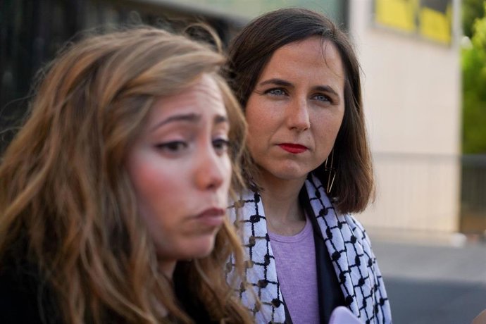 Archivo - La secretaria general de Podemos, Ione Belarra (d), y la coordinadora general de Podem País Valencià y portavoz de Podemos, María Teresa Pérez (i)