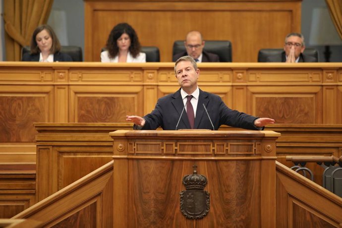 El presidente de Castilla-La Mancha, Emiliano García-Page, en el pleno de las Cortes donde se ha aprobado el Estatuto
