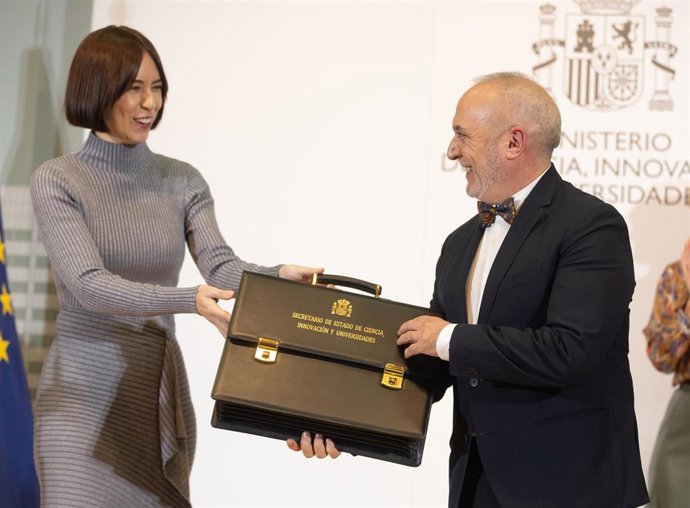 Archivo - La ministra de Ciencia, Innovación y Universidades, Diana Morant y el secretario de Estado de Ciencia, Innovación y Universidades, Juan Cruz Cigudosa,