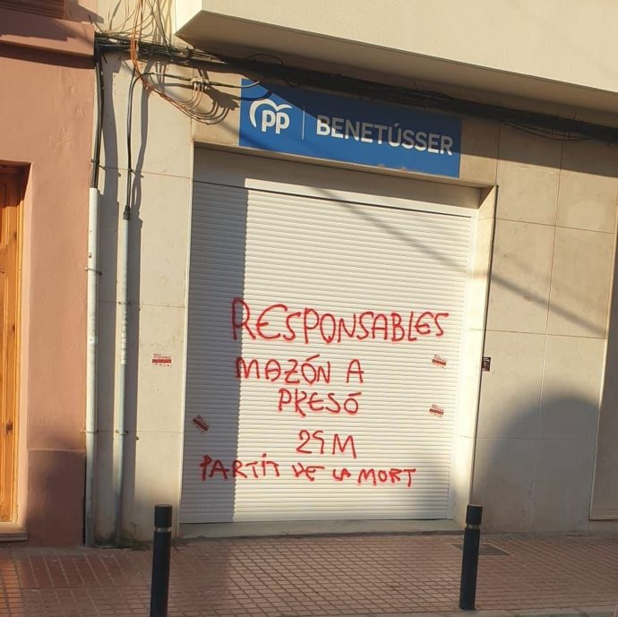 El PP condemna pintades de 'Mazón a presó' i 'responsables' en les seus del partit a Benetússer, Alfafar i Catarroja (Valencia)