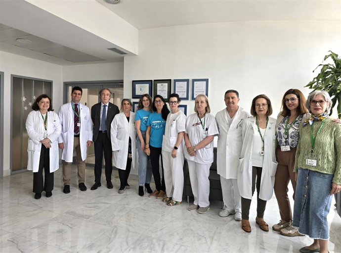 Firma del convenio entre el Clínico y 'Relevos x la vida'