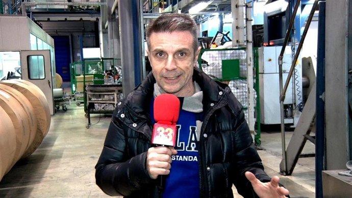 El Director De La Guía De Aluche-Latina, Canal 33 TV De Madrid Y Radio Intercontinental, Enrique Riobóo