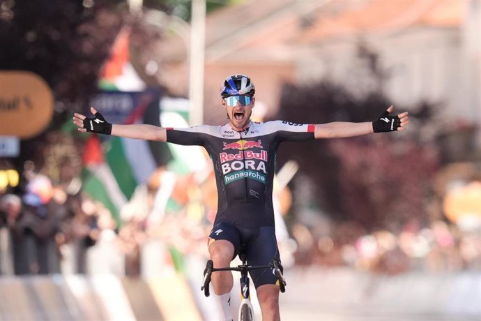 El ciclista Nico Denz (Red Bull-BORA-hansgrohe) ha ganado este jueves la decimoctava etapa del Giro de Italia, disputada entre Morbegno y Cesano Maderno sobre 144 kilómetros