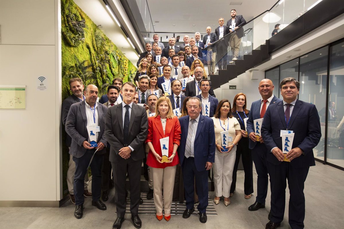 El programa Pajaritas Azules de ASPAPEL premia por su reciclaje a 49 ayuntamientos de 15 comunidades autónomas