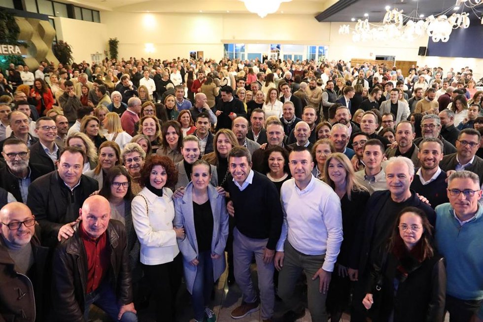 El 'president' de la Generalitat y presidente del PPCV, Carlos Mazón, y el líder del PP provincial y presidente de la Diputació de Valncia, Vicent Mompó, participan en una Junta Directiva Provincial del PP de Valencia