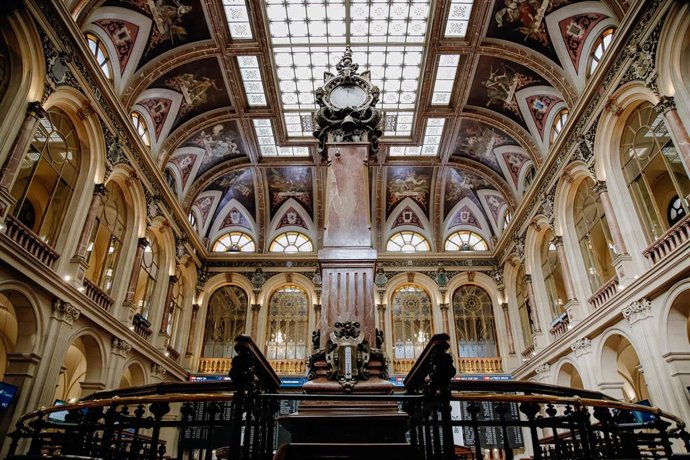 Archivo - Interior del Palacio de la Bolsa de Madrid, a 24 de mayo de 2022, en Madrid (España).