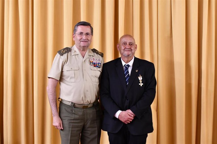 Foto de Manuel Miguel Molinero con el JEME