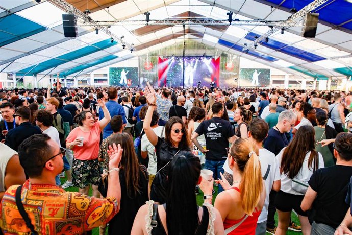 Archivo - Decenas de personas durante el primer día del Festival Sónar, en la Fira de Barcelona, a 13 de junio de 2024, en Barcelona, Catalunya (España). 