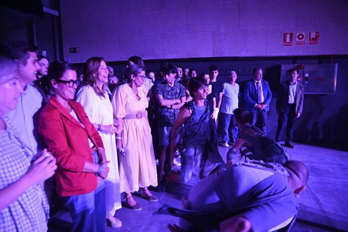 La alcaldesa de Zaragoza, Natalia Chueca, asiste a la reinauguración del Túnel del Barrio Oliver.