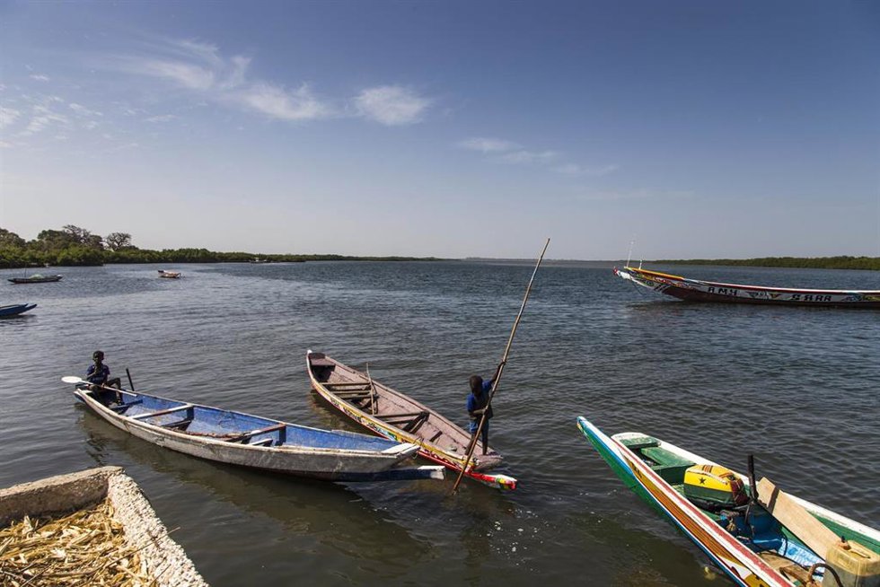 Archivo - Imagen de archivo de canoas en Senegal