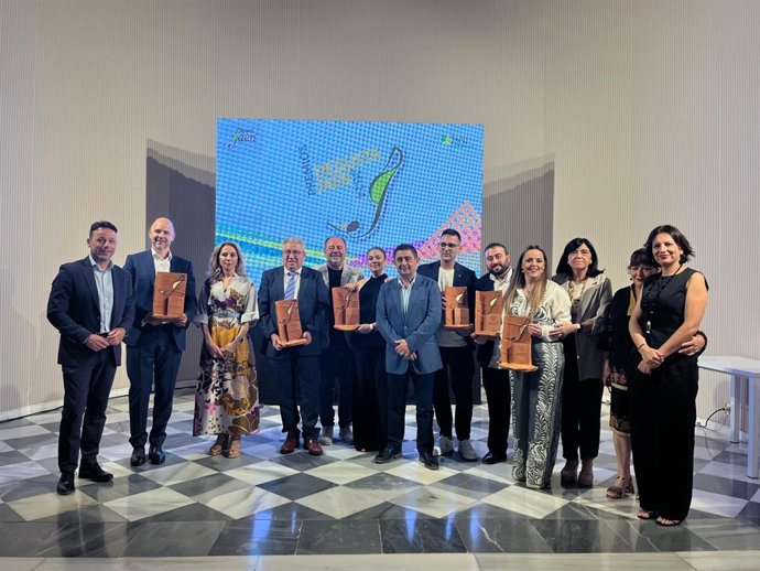 Foto familiar de los galardonados en los XI Premios Degusta Jaén.