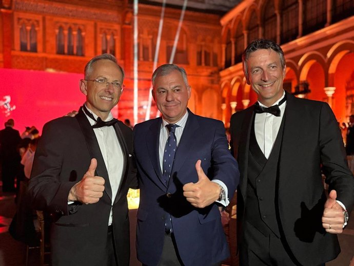 El alcalde de Sevilla, José Luis Sanz, en el acto de clausura de la Ferrari Cavalcade 2025.