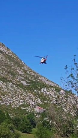 Rescatado en helicóptero un senderista indispuesto en Tresviso
