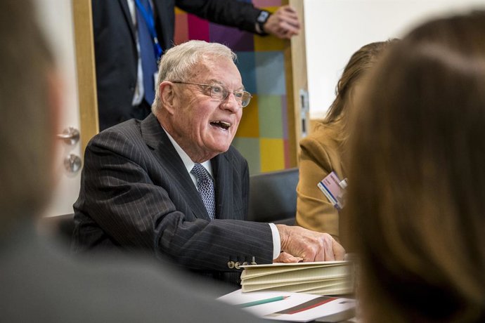 Archivo - Arquivo - Keith Kellogg, enviado especial dos EUA para a Ucrânia, durante reunião em Bruxelas com o presidente do Conselho Europeu, António Costa (arquivo)