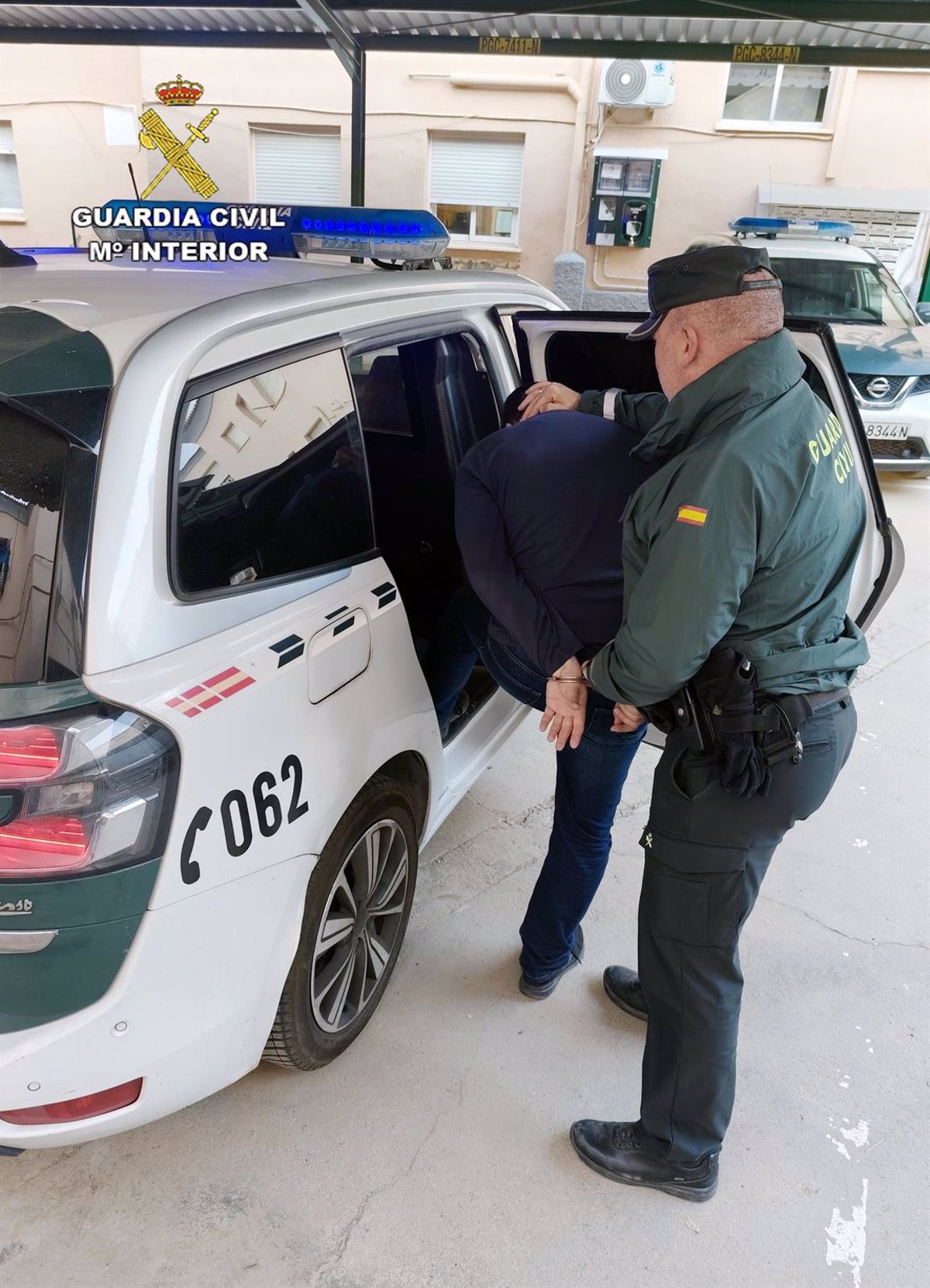 Detenidos tres hombres por robar más de mil euros a un joven en Águilas (Murcia)