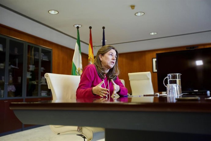 Archivo - La consejera de Desarrollo Educativo y Formación Profesional de la Junta de Andalucía, María del Carmen Castillo durante una entrevista con Europa Press en una imagen de archivo