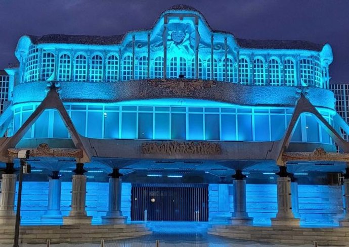 Archivo - La Asamblea se ilumina este lunes de azul con motivo del Día Mundial de la Fibromialgia y Síndrome de Fatiga Crónica 