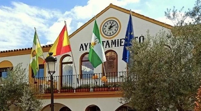 Archivo - Fachada del Ayuntamiento de Bormujos