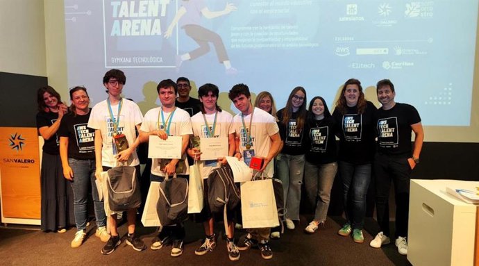Centro San Valero acoge la II Gymkana Tecnológica 'AWS Tech Talent Arena' con Caixabank Dualiza y Amazon.