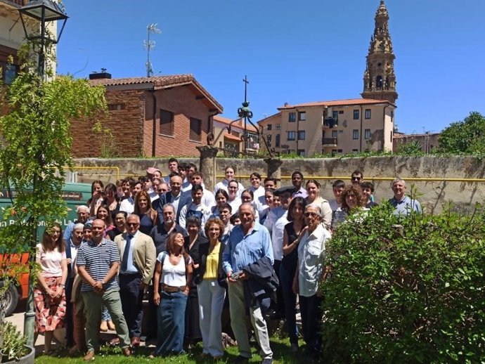 El proyecto 'Un gran salto de 72 centímetros', reconocido con una beca Dualiza por su innovación en el ámbito de la FP