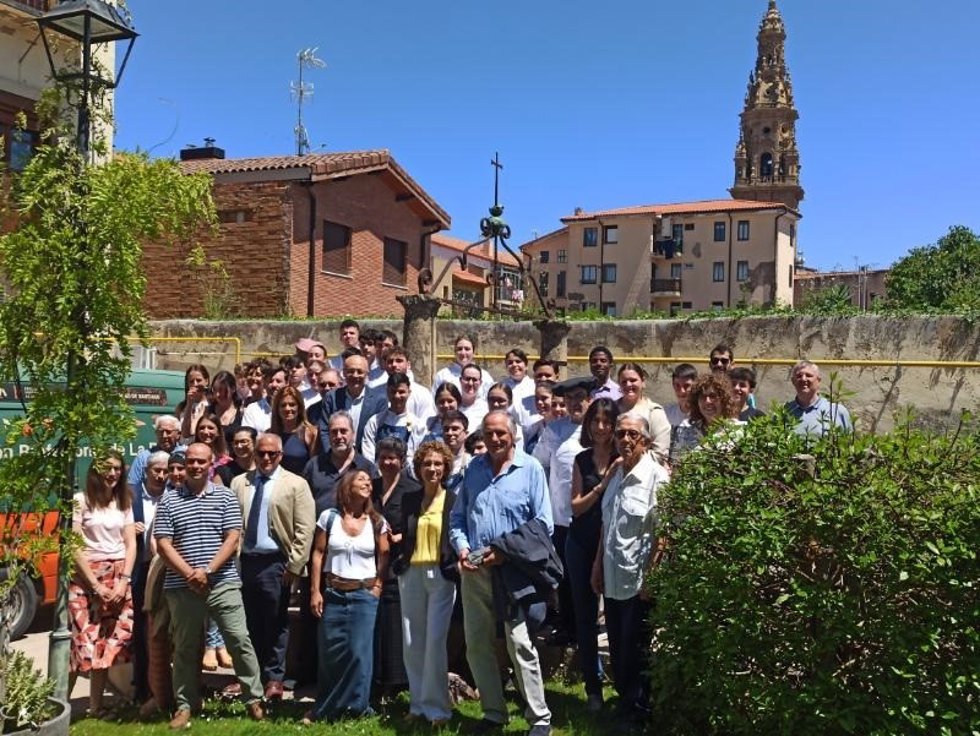El proyecto 'Un gran salto de 72 centímetros', reconocido con una beca Dualiza por su innovación en el ámbito de la FP