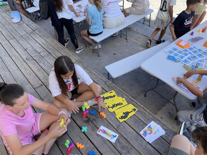 Más de 400 alumnos participan en 'Escola 4.0 al carrer'