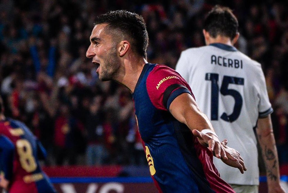 30 April 2025, Spain, Barcelona: Barcelona's Ferran Torres celebrates scoring his side's second goal of the game during the UEFA Champions League soccer match between FC Barcelona and Inter Milan at Stadio olimpico Lluis Companys. 