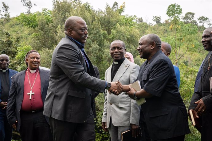 GOMA (DR CONGO), May 29, 2025  -- Former President of the Democratic Republic of the Congo (DRC) Joseph Kabila (L, Front) shakes hands with a local community representative during their meeting in Goma, eastern DRC, on May 29, 2025. Kabila made a rare pub