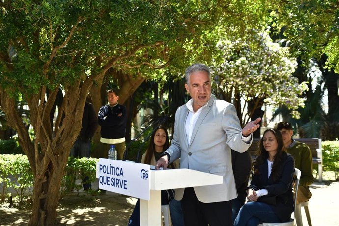 Archivo - El vicesecretario de Coordinación Autonómica del Partido Popular, Elías Bendodo, en un acto en Málaga. (Foto de archivo).