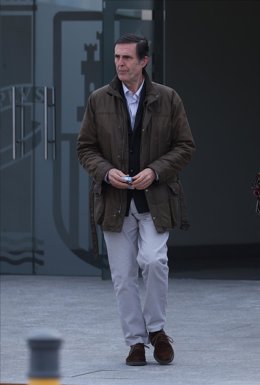 Archivo - El hijo de Ruiz-Mateos, Zoilo Ruiz-Mateos sale de un juicio por ‘Nueva Rumasa’, en la sede de la Audiencia Nacional de San Fernando de Henares, a 29 de enero de 2024, en Madrid (España). La Audiencia Nacional juzga desde hoy a los seis hijos del