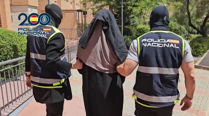 Detenidas dos mujeres en Madrid acusadas de crear una "academia de la yihad" dirigida a otras mujeres