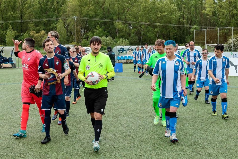 Imagen de LaLiga Genuine durante su parada en Burgos