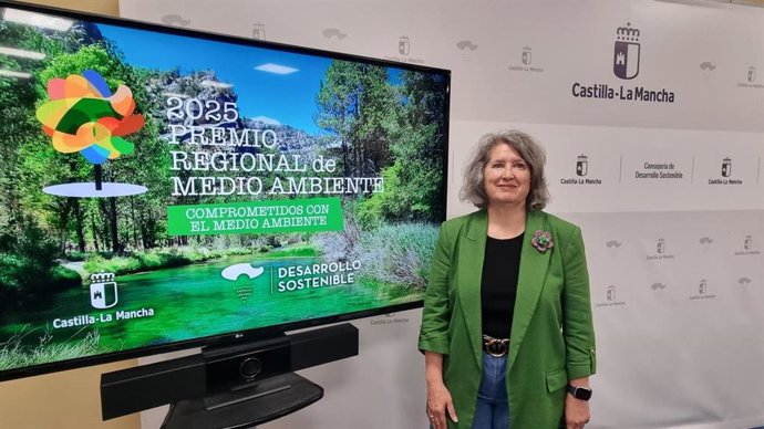 La consejera de Desarrollo Sostenible, Mercedes Gómez, presenta los Premios Regionales de Medio Ambiente.