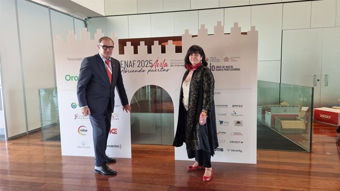 Pablo Abascal González, presidente del Consejo General de Colegios de Administradores de Fincas de España (CGCAFE) y Rosa Herráez Martín, presidenta del Colegio de Administradores de Fincas de Ávila