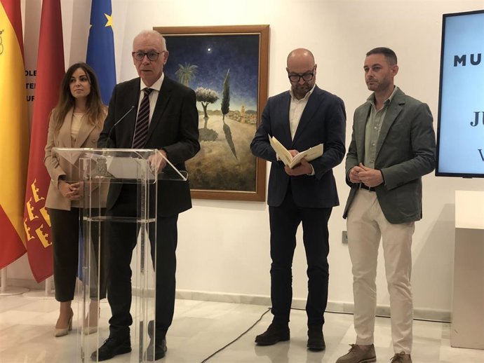 El concejal de Planificación Urbanística, Huerta y Medio Ambiente, Antonio Navarro, acompañado de los ediles Rebeca Pérez, José Francisco Muñoz y Miguel Ángel Noguera