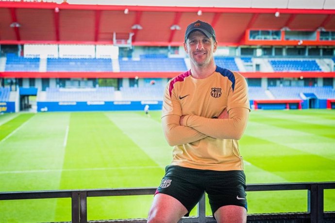 El nuevo entrenador del Barça Atlètic Juliano Beletti en el Estadi Johan Cruyff