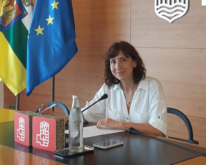 La concejala socialista, Carmen Urquía, en comparecencia de prensa