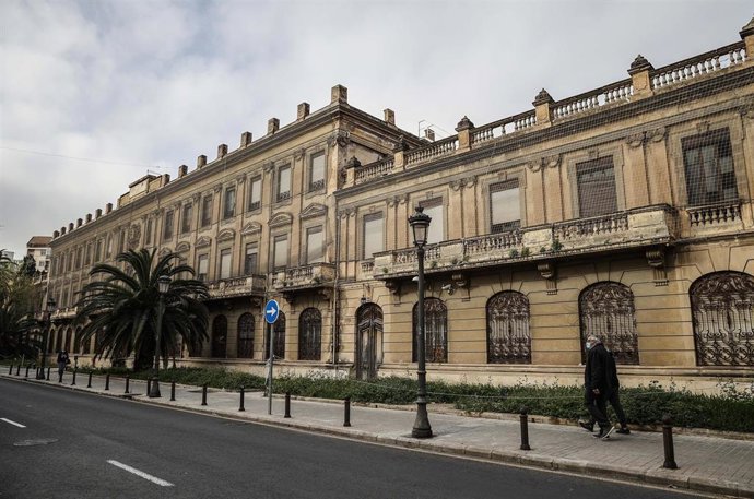 Archivo - Exteriores del edificio del complejo policial de Zapadores 