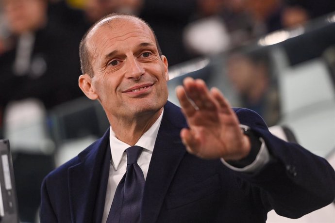 Archivo - 06 November 2022, Italy, Turin: Juventus coach Massimiliano Allegri gestures on the touchlines during the Italian Serie A soccer match between Juventus F.C. and Inter Milan at Allianz Stadium. Photo: Marco Alpozzi/LaPresse via ZUMA Press/dpa