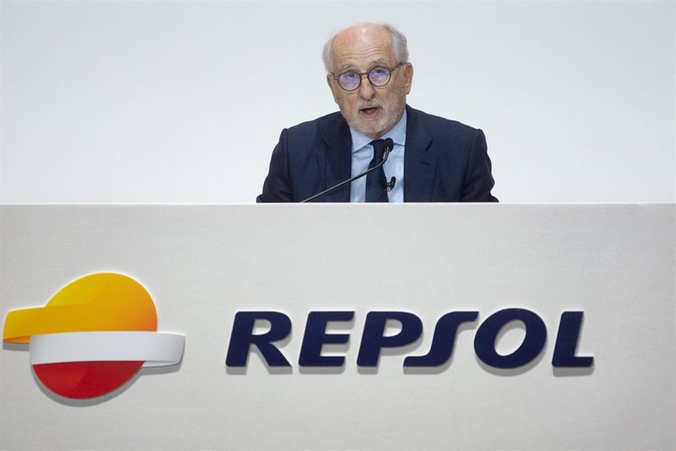 El presidente de Repsol, Antonio Brufau Niubó, durante la Junta General de Accionistas de Repsol, en el Palacio Municipal de Congresos, a 30 de mayo de 2025, en Madrid (España). Durante el encuentro, se ha votado el abono de dos dividendos de 0,5 euros 