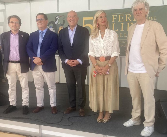 Pedro Ojeda (i), Luis Ibérico, Jesús Julio Carnero, Irene Carvajal y Juan Luis Arsuaga.