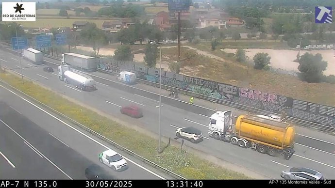 Los dos carriles cortados en la AP-7 en Montmeló (Barcelona) por un accidente