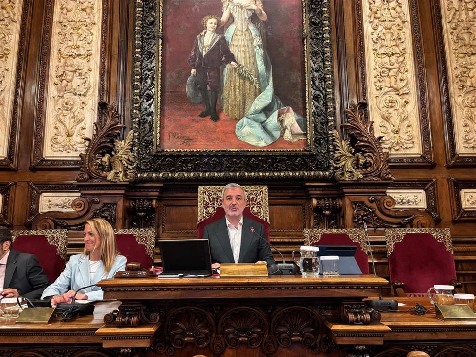 El alcalde de Barcelona, Jaume Collboni, durante el pleno del 30 de mayo de 2025.
