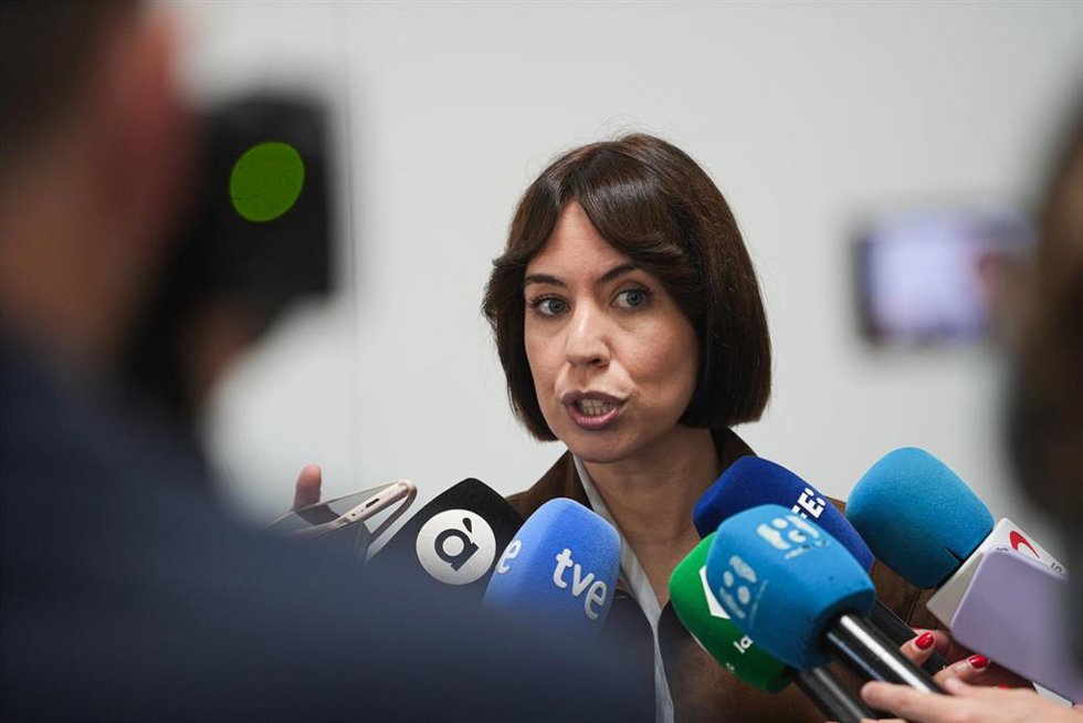 La ministra de Ciencia, Innovación y Universidades, Diana Morant, ofrece declaraciones a los medios
