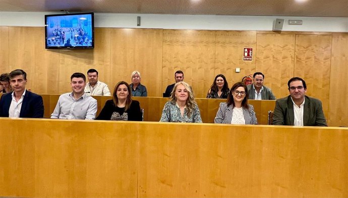 Bancada del Grupo Popular en la Diputación, con su portavoz (primero por la derecha) al frente, Martín Torres, en el Pleno celebrado el 29 de mayo.