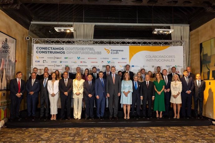 Núria Vilanova renovó el compromiso de los empresarios de CEAPI con el fortalecimiento de las relaciones económicas entre ambas regiones, y destacó la figura de S.M. el Rey como una referencia indiscutible en la región