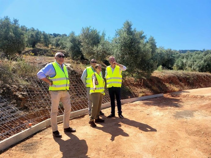 Visita al camino rural en obras de Arquillos